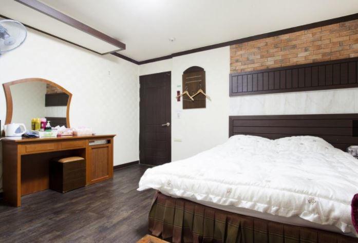 Bali Motel Daejeon Extérieur photo