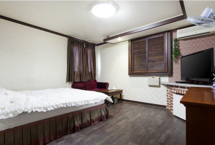 Bali Motel Daejeon Extérieur photo
