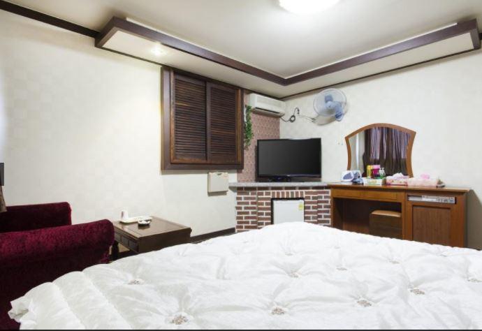 Bali Motel Daejeon Extérieur photo