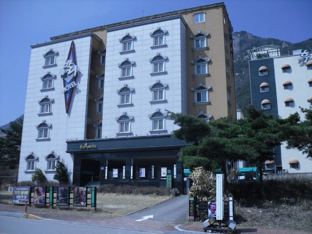 Bali Motel Daejeon Extérieur photo