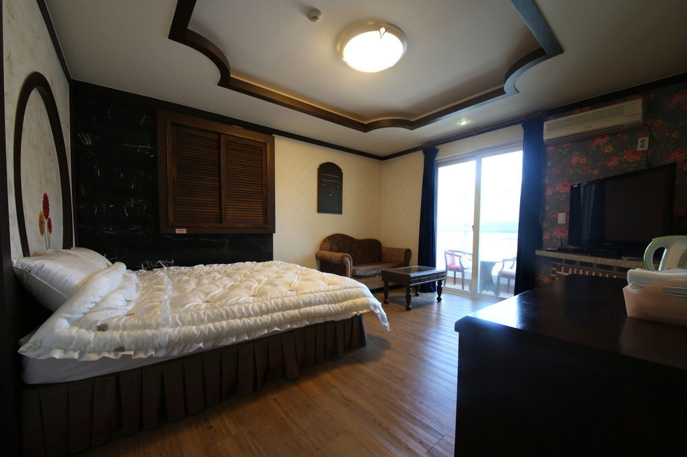 Bali Motel Daejeon Extérieur photo